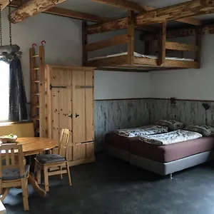 https://de-droomhut.amsterdamhotelsnl.com
