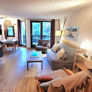 https://les-tavaillons.fr-provencehotel.com